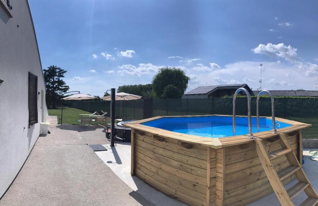Nifty Intera Villa Con Piscina Relax, Idromassaggio E Sauna Muscletto Εξωτερικό φωτογραφία